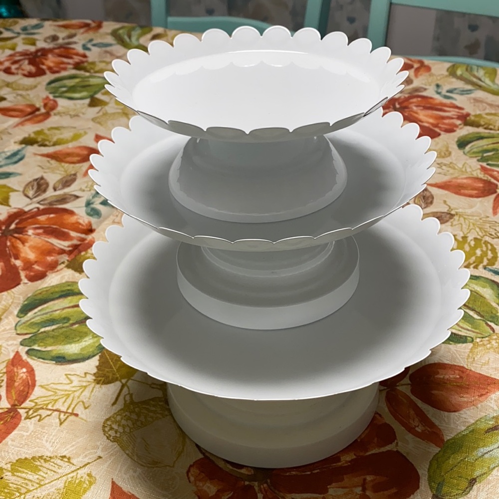 3 tier stands can be separated